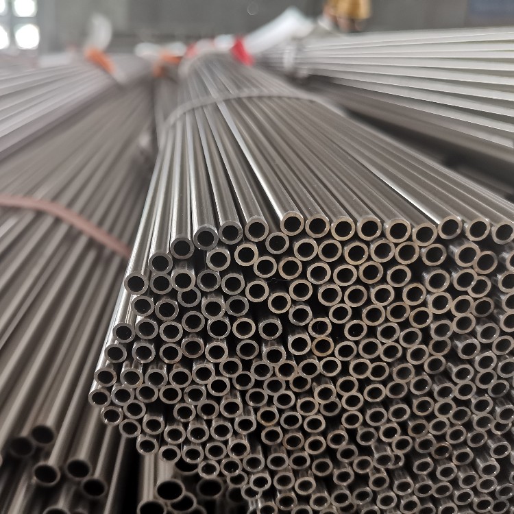 Alloy 601 / UNS N06601 ASTM B167 Seamless Nickel Alloy Tube For Petrochemical